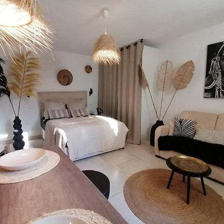 Appartamento Superbe Studio Ethnique Hyères Esterno foto
