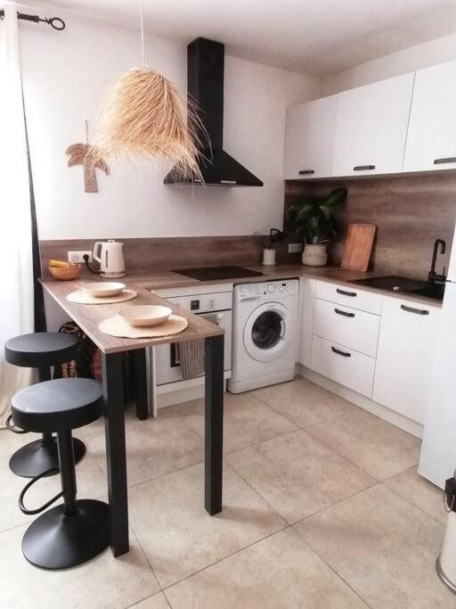 Appartamento Superbe Studio Ethnique Hyères Esterno foto